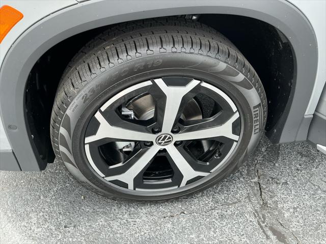 2025 Volkswagen Tiguan 2.0T SE