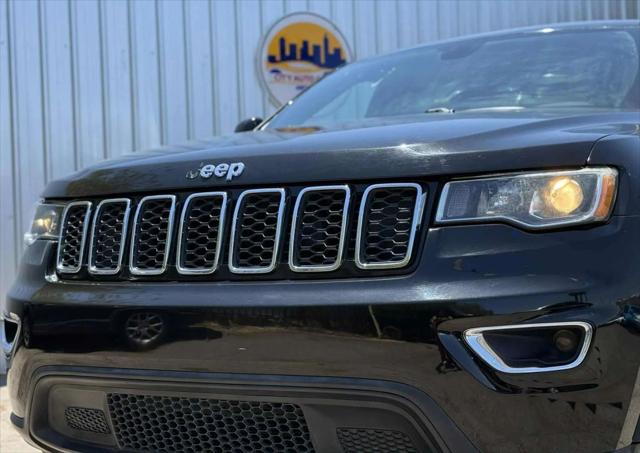 2017 Jeep Grand Cherokee Laredo 4x2