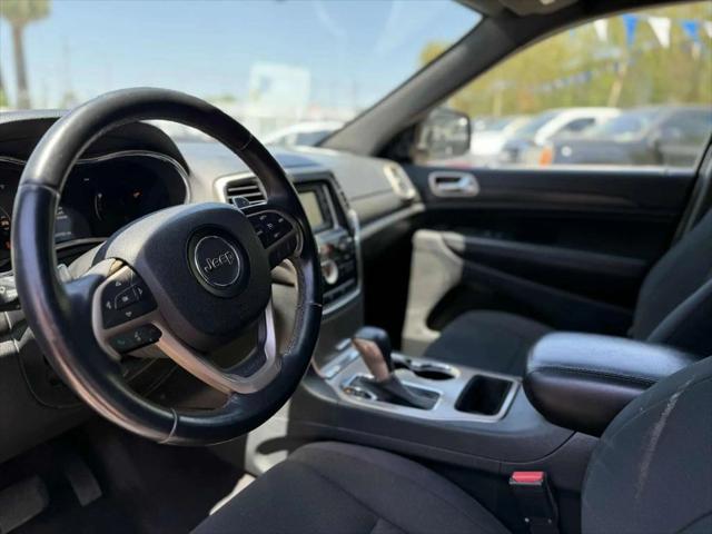 2017 Jeep Grand Cherokee Laredo 4x2