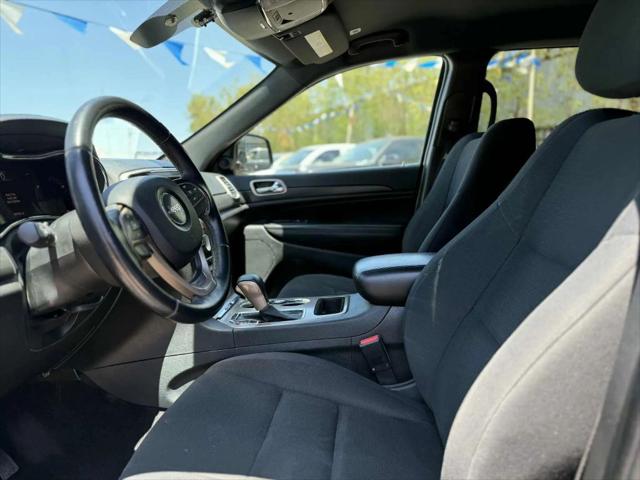 2017 Jeep Grand Cherokee Laredo 4x2