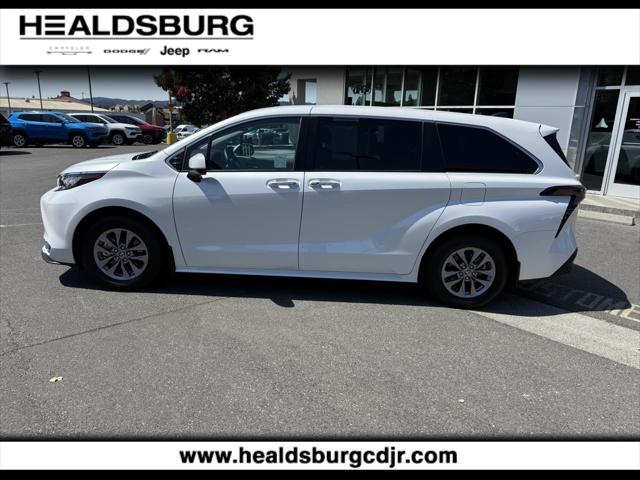 2023 Toyota Sienna XLE