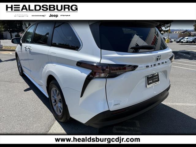 2023 Toyota Sienna XLE
