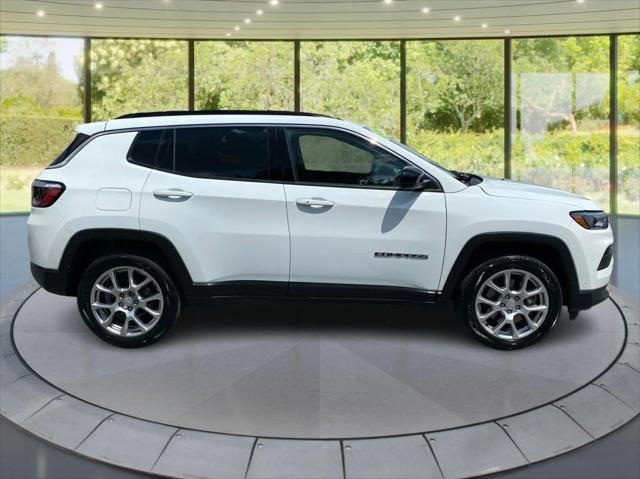 2023 Jeep Compass Latitude Lux FWD