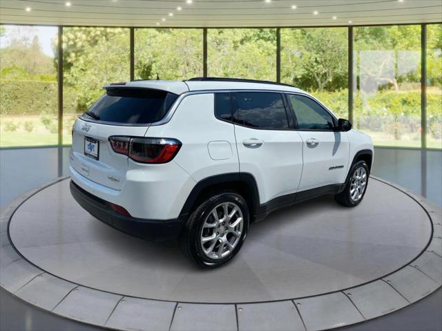 2023 Jeep Compass Latitude Lux FWD