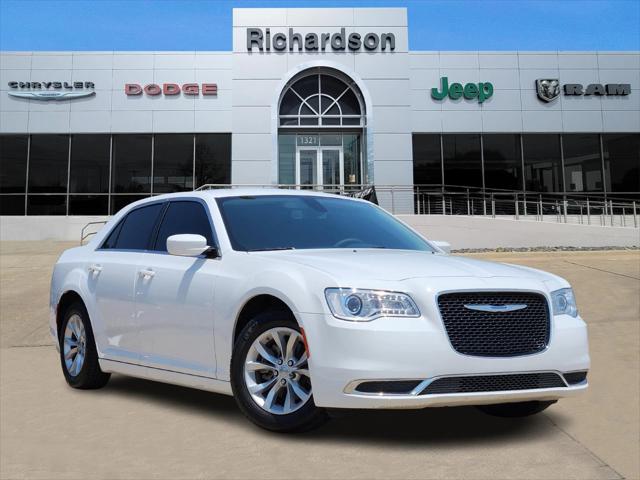 2023 Chrysler 300 Touring