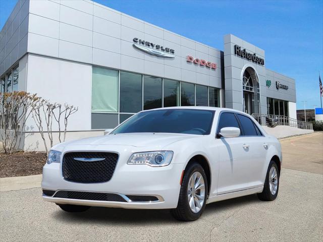 2023 Chrysler 300 Touring