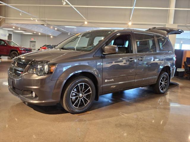 2016 Dodge Grand Caravan R/T 2016 Dodge Grand Caravan R/T