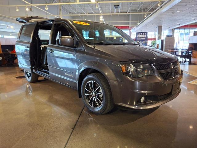 2016 Dodge Grand Caravan R/T 2016 Dodge Grand Caravan R/T