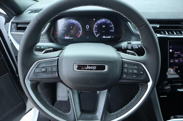 2025 Jeep Grand Cherokee GRAND CHEROKEE L LAREDO X 4X4