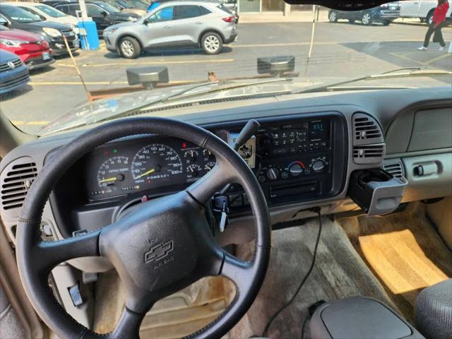 1999 Chevrolet Suburban LT