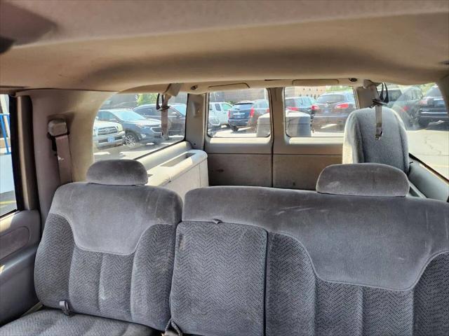 1999 Chevrolet Suburban LT