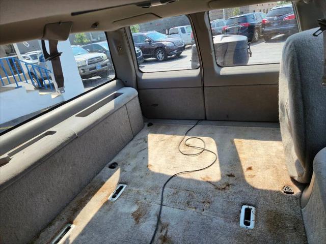 1999 Chevrolet Suburban LT