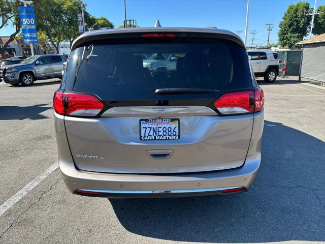2017 Chrysler Pacifica Touring-L