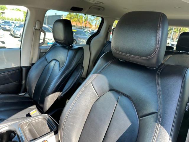 2017 Chrysler Pacifica Touring-L