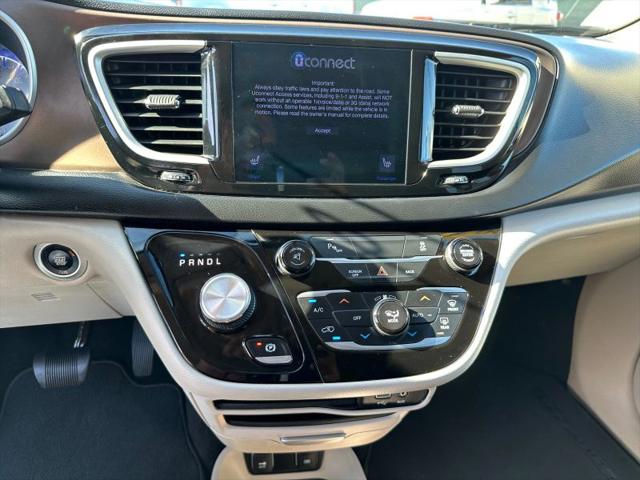 2017 Chrysler Pacifica Touring-L