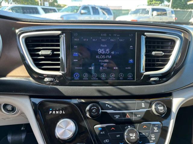 2017 Chrysler Pacifica Touring-L