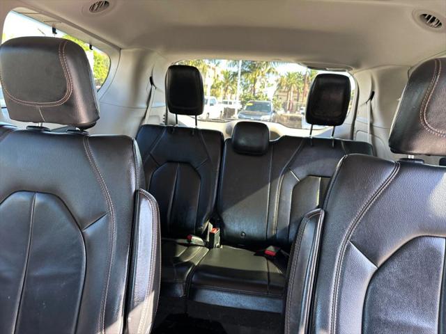 2017 Chrysler Pacifica Touring-L