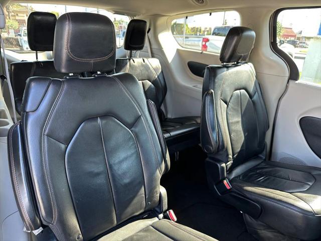 2017 Chrysler Pacifica Touring-L