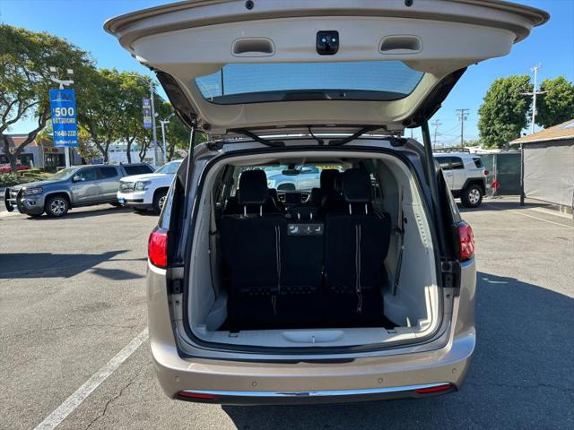 2017 Chrysler Pacifica Touring-L