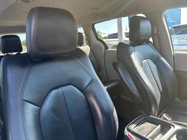 2017 Chrysler Pacifica Touring-L