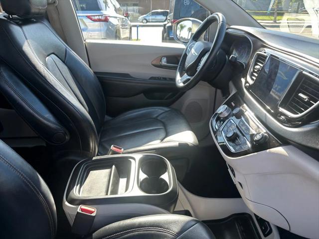 2017 Chrysler Pacifica Touring-L