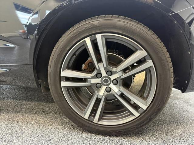 2018 Volvo XC60 T5 Momentum