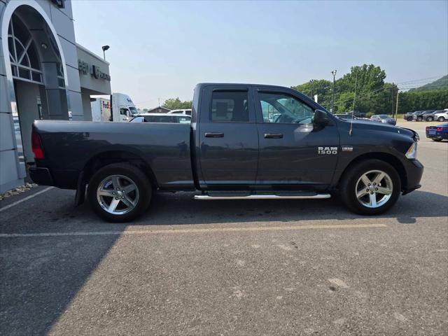 2017 RAM 1500 Express Quad Cab 4x4 64 Box