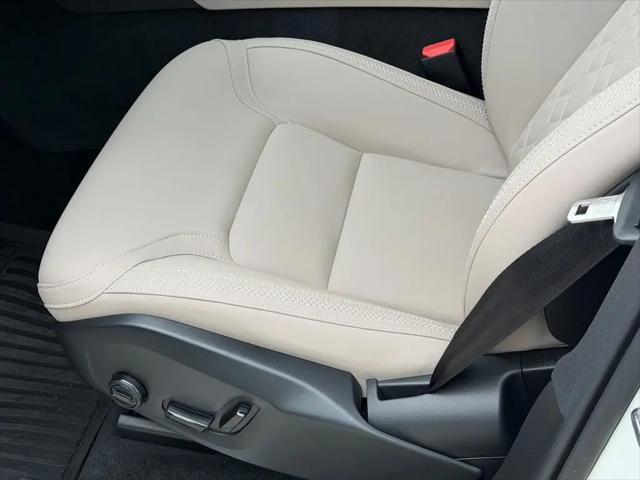 2026 Volvo XC90 Plus, B6 AWD Gas (mild hybrid), Gasoline, Bright, 7 Seats
