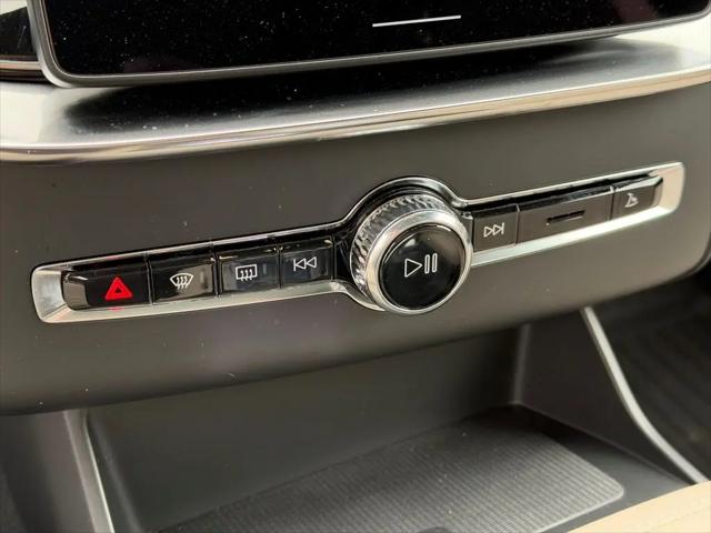 2026 Volvo XC90 Plus, B6 AWD Gas (mild hybrid), Gasoline, Bright, 7 Seats