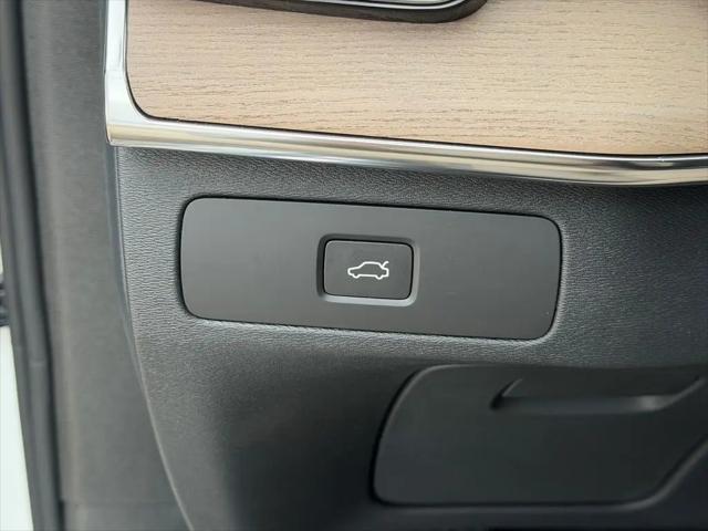 2026 Volvo XC90 Plus, B6 AWD Gas (mild hybrid), Gasoline, Bright, 7 Seats