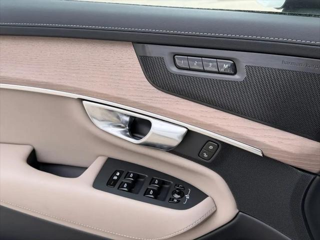 2026 Volvo XC90 Plus, B6 AWD Gas (mild hybrid), Gasoline, Bright, 7 Seats