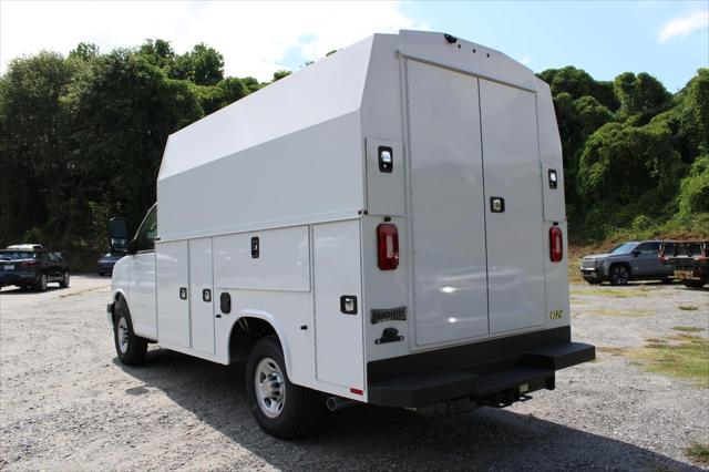 2025 Chevrolet Express Cutaway Work Van