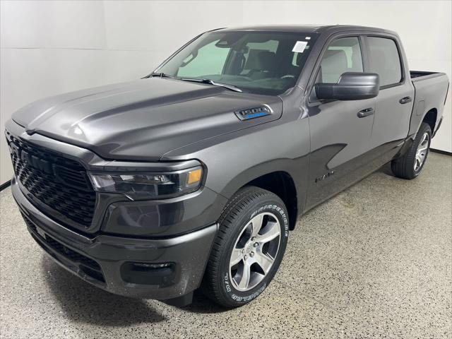2025 RAM Ram 1500 RAM 1500 TRADESMAN CREW CAB 4X2 57 BOX
