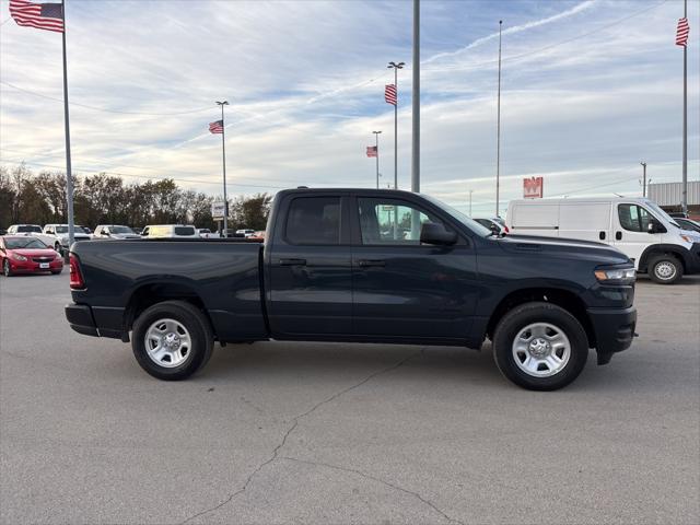 2025 RAM Ram 1500 RAM 1500 TRADESMAN QUAD CAB 4X4 64 BOX