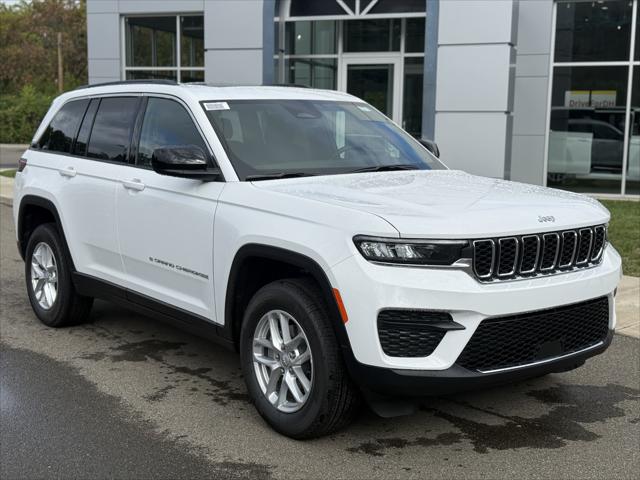 2025 Jeep Grand Cherokee GRAND CHEROKEE LAREDO X 4X4