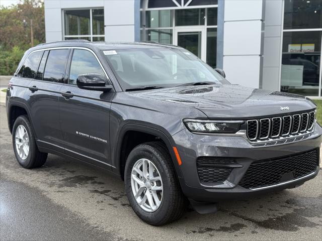 2025 Jeep Grand Cherokee GRAND CHEROKEE LAREDO X 4X4