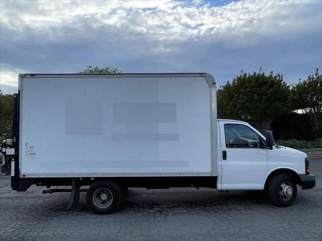 2009 Chevrolet Express Cutaway Work Van