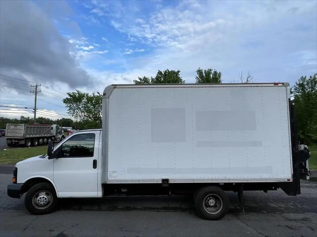 2009 Chevrolet Express Cutaway Work Van
