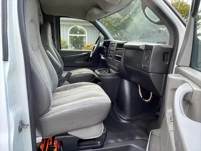 2009 Chevrolet Express Cutaway Work Van