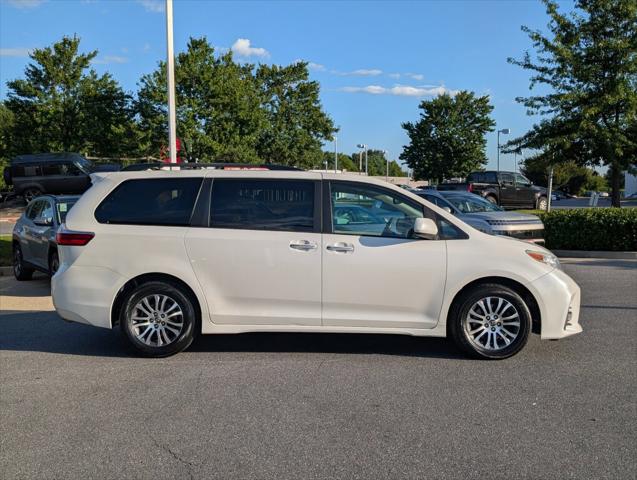 2018 Toyota Sienna XLE 8 Passenger