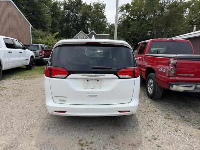 2017 Chrysler Pacifica Touring 2017 Chrysler Pacifica Touring
