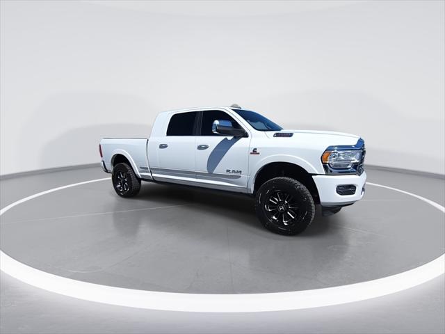 2021 RAM 3500 Limited Mega Cab 4x4 64 Box