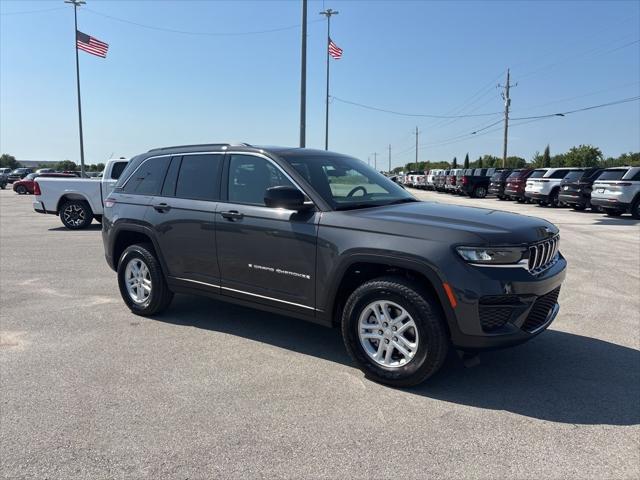 2025 Jeep Grand Cherokee GRAND CHEROKEE LAREDO 4X4