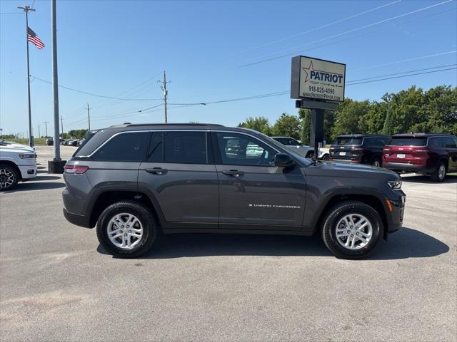2025 Jeep Grand Cherokee GRAND CHEROKEE LAREDO 4X4