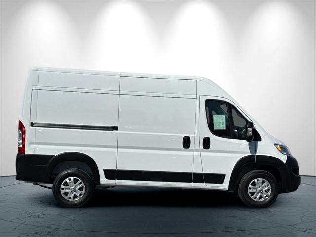 2024 RAM ProMaster 1500 Cargo Van SLT High Roof 136 WB