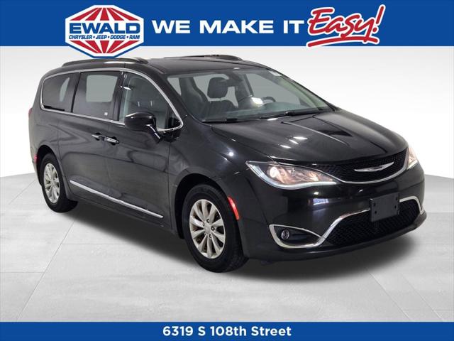 2017 Chrysler Pacifica Touring-L 2017 Chrysler Pacifica Touring-L