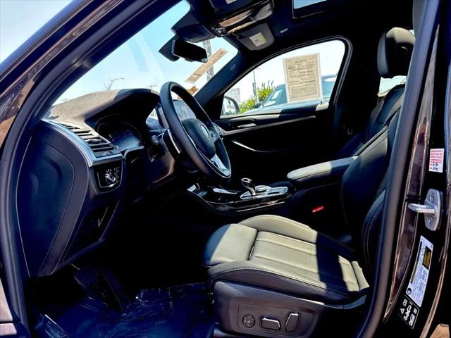 2025 BMW X4 xDrive30i