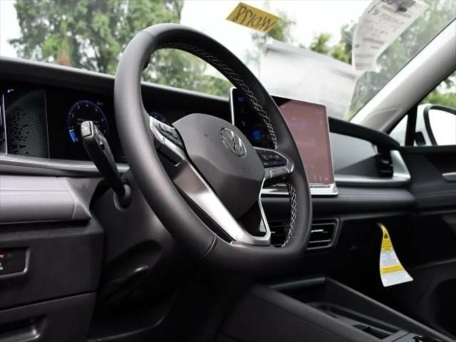 2025 Volkswagen Tiguan 2.0T SE