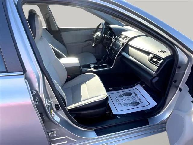 2017 Toyota Camry SE