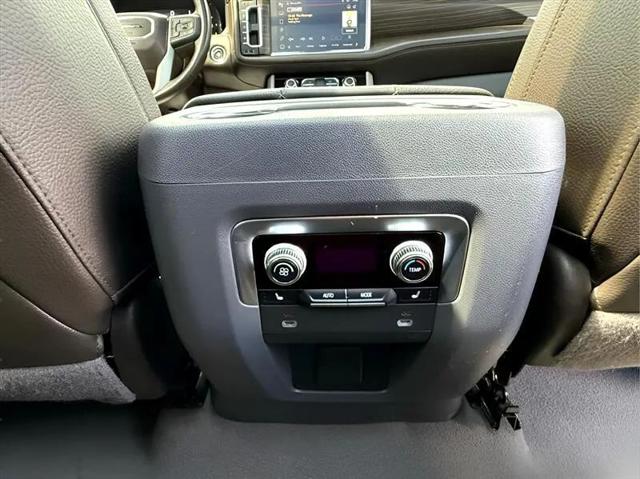 2022 GMC Yukon XL 4WD Denali